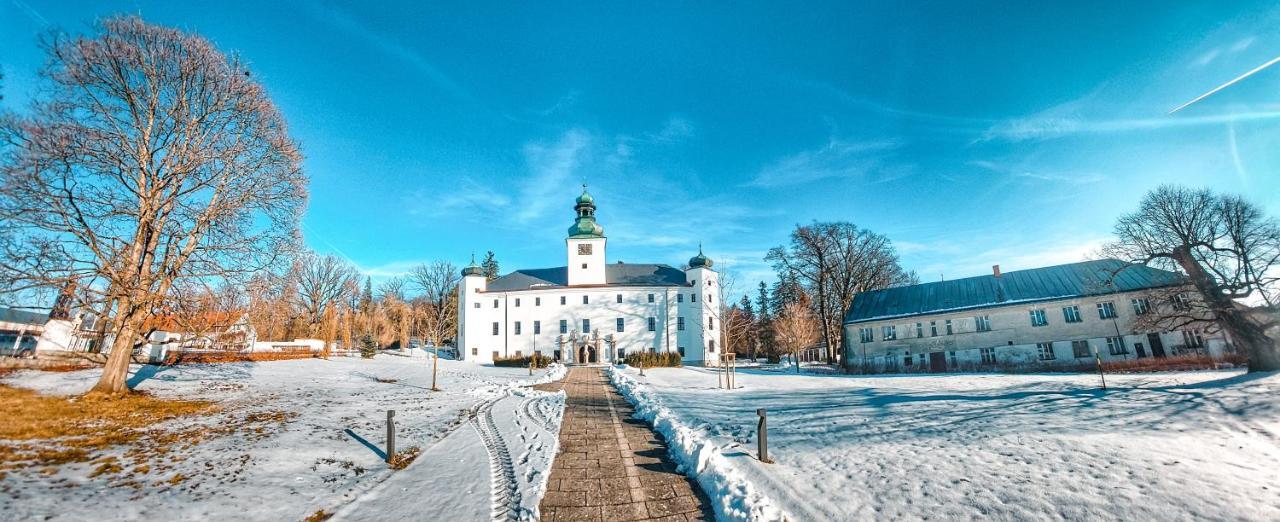 Hotel Zámek Třešť Exterior foto
